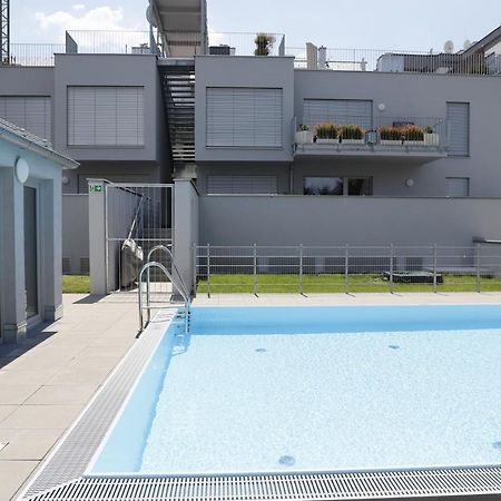 Yellow Flower Apartment With Pool - 5 Min To Lake Vienna Exterior photo