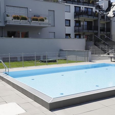 Yellow Flower Apartment With Pool - 5 Min To Lake Vienna Exterior photo